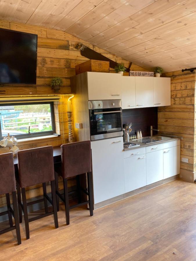Willow Court Farm Studio East & Petting Farm, 8 Mins To Legoland & Windsor, 15 Mins To Lapland Uk Buitenkant foto